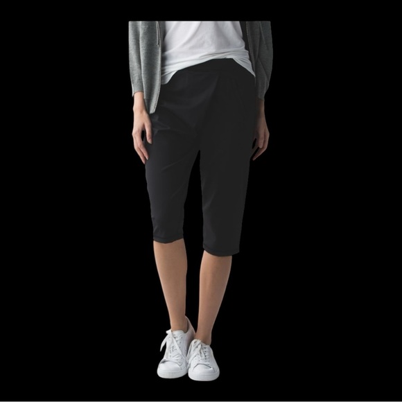 Lululemon Retreat Yogi Crop Black Sz NST - Picture 4 of 14